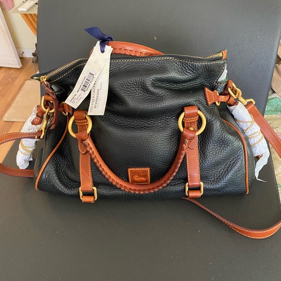 Dooney & Bourke Handbags - D&B medium satchel